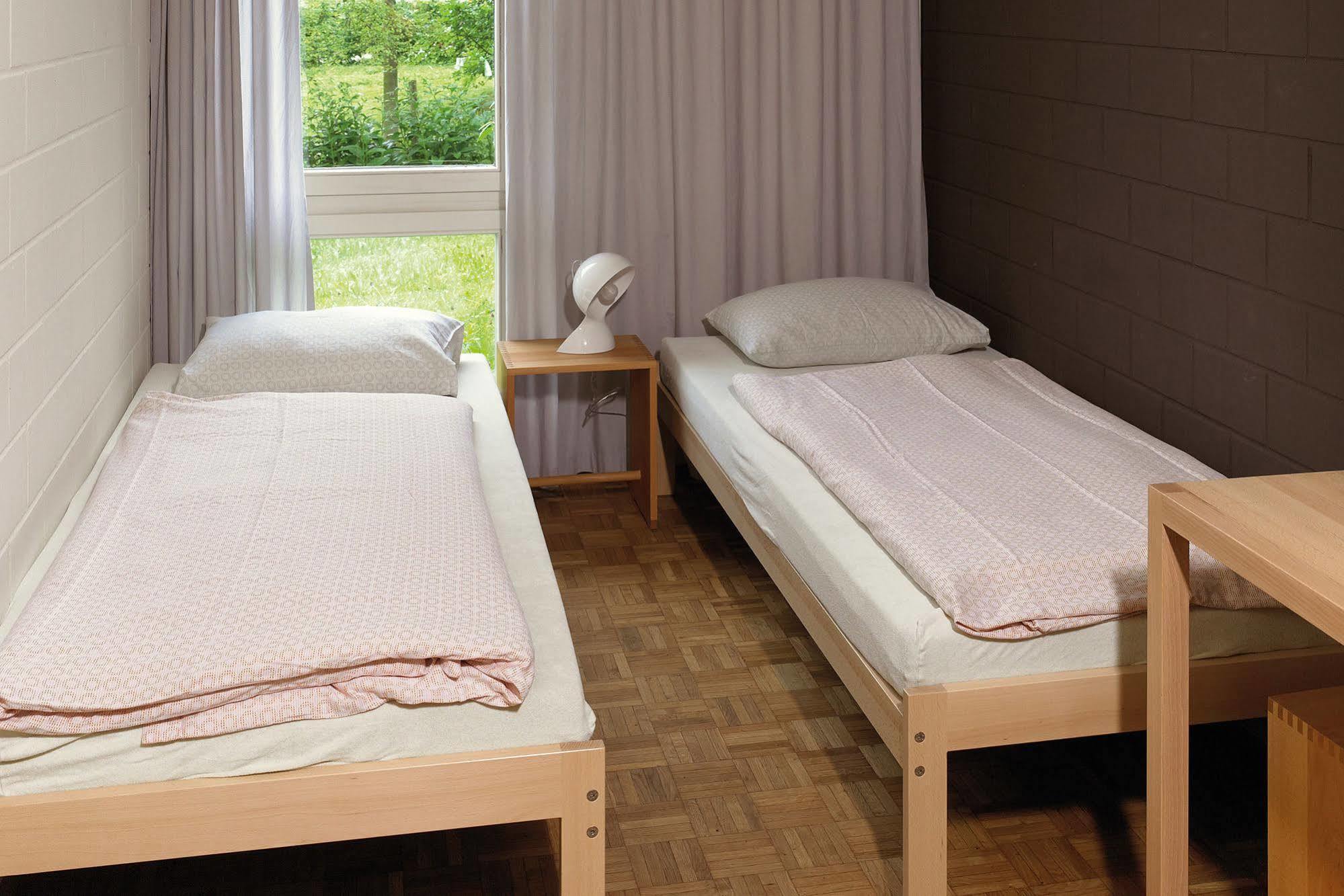 Youth Hostel *