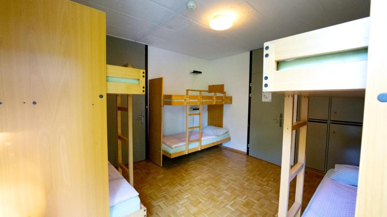 Youth Hostel *